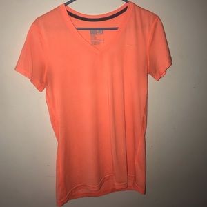 Women’s Nike v-neck tee